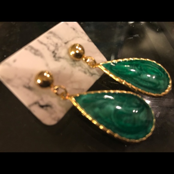 Green and gold earrings - Picture 7 of 8